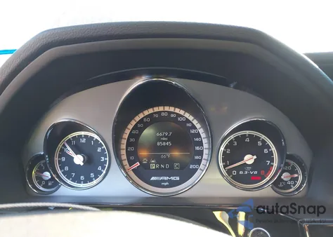 2010 Mercedes-Benz E 63 Amg z USA, uszkodzony, nr VIN WDDHF7HB0AA151258